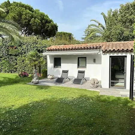 Before Making A Request, Read My Host Profile At Bottom Of Page # Luxury Modern 5-Bedroom Villa Retreat In Saint-Tropez Villa