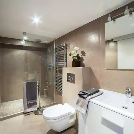 Villa Before Making A Request, Read My Host Profile At Bottom Of Page # Luxury Modern 5-Bedroom Villa Retreat In Saint-Tropez *