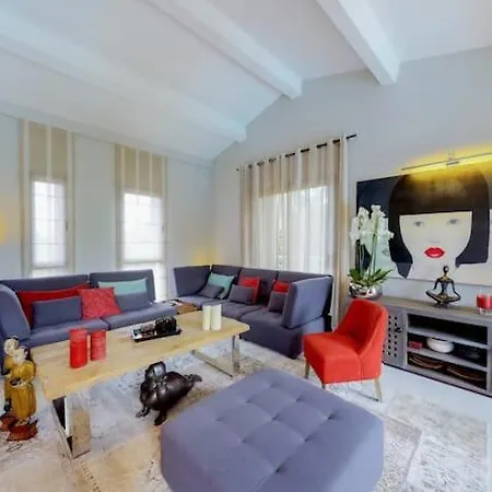 Before Making A Request, Read My Host Profile At Bottom Of Page # Luxury Modern 5-Bedroom Villa Retreat In Saint-Tropez Вилла Сен-Тропе