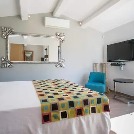 Before Making A Request, Read My Host Profile At Bottom Of Page # Luxury Modern 5-Bedroom Villa Retreat In Saint-Tropez